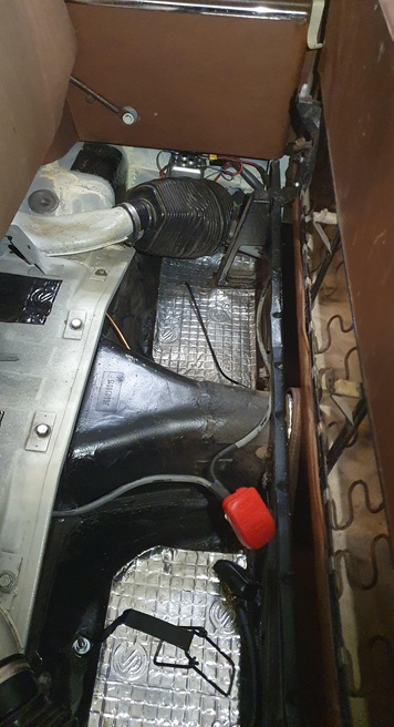 UnderBaksäte.jpg, 89.03 kb, 356 x 656