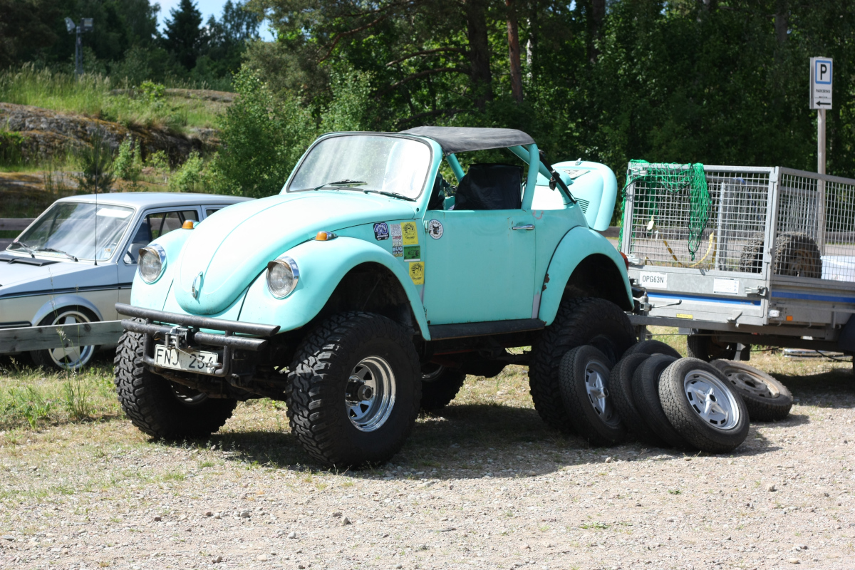 volvo beetle.JPG, 631.71 kb, 1200 x 800