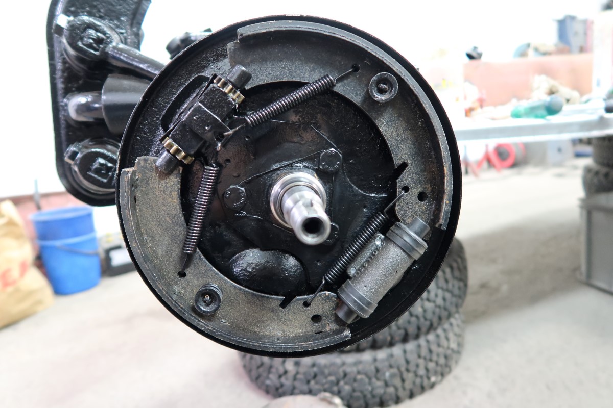 front-brake-vw-1956.JPG, 221.43 kb, 1200 x 800 front-brake-vw-1956.JPG, 221.43 kb, 1200 x 800